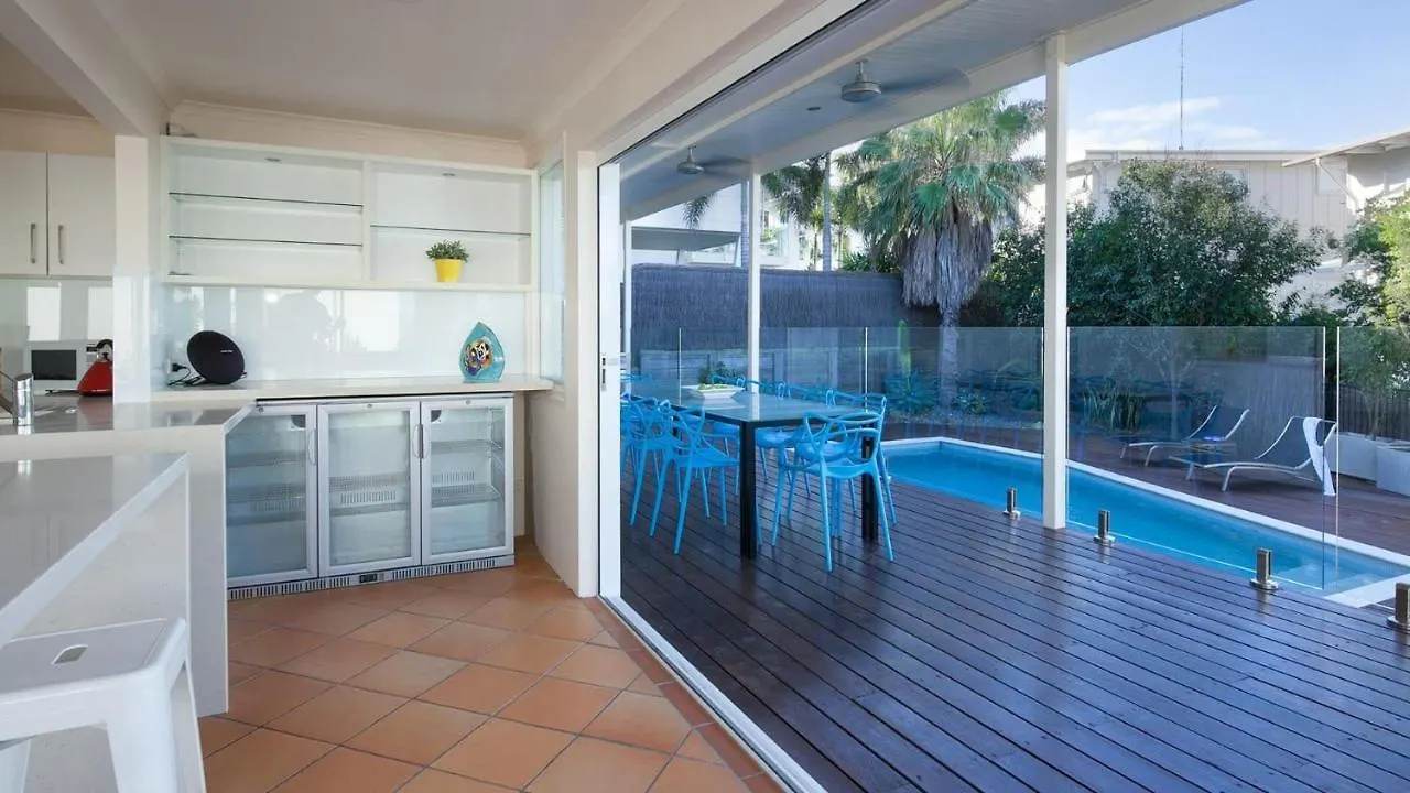 Belmore Terrace Perfect Pad Just 100 Metres To The Beach Sunshine Beach