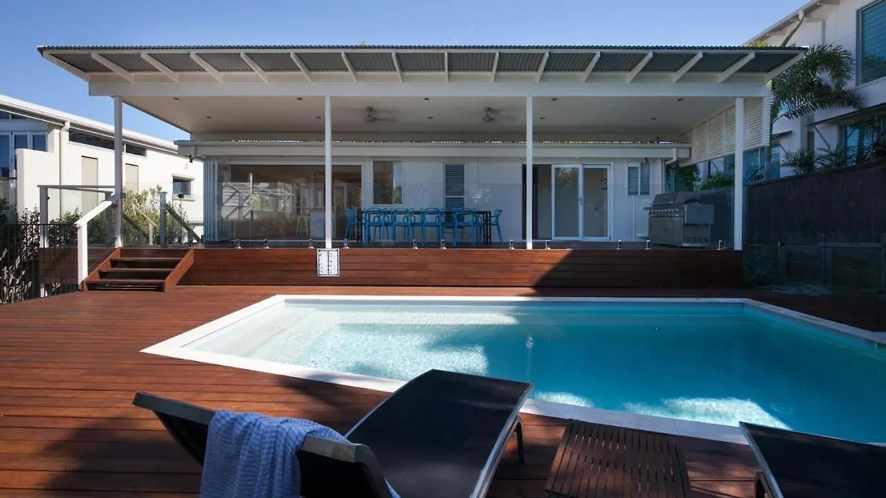 Belmore Terrace Perfect Pad Just 100 Metres To The Beach Sunshine Beach