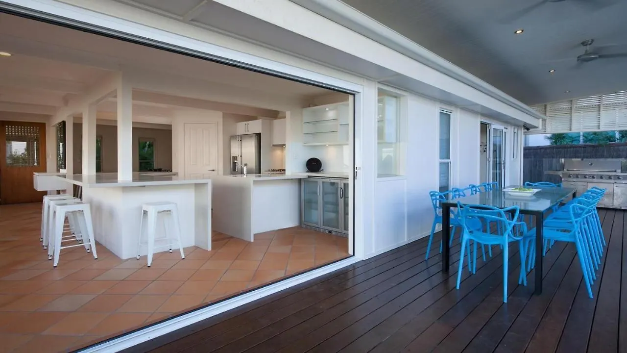 Belmore Terrace Perfect Pad Just 100 Metres To The Beach Sunshine Beach 0*,  Australia